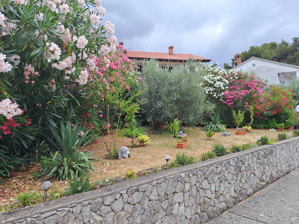 Studio Apartments Maslinik Krk Town Εξωτερικό φωτογραφία
